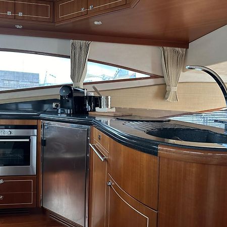 Hotel Yacht Pegasus II Barcelona Zewnętrze zdjęcie